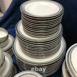 114 Piece Hutschenreuther China Dinnerware Service for 12 Platinum Encrusted