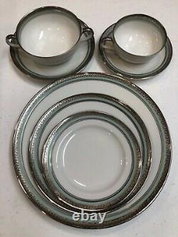 114 Piece Hutschenreuther China Dinnerware Service for 12 Platinum Encrusted