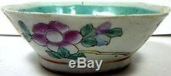 1600AD Ming Dynasty China Hand Painted Famille Rose Porcelain Scalloped Bowl