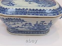 18th Century Chinese Blue and White Porcelain Tureen