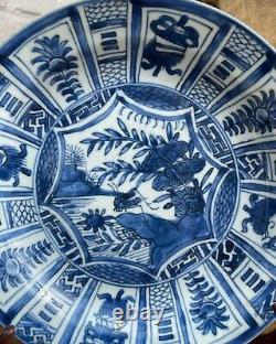 19th Century Chinese Porcelain Kraak Cricket Dish