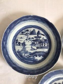 3 Qianlong Period Blue & White Plates 22 cm Long/Wide