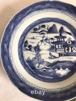 3 Qianlong Period Blue & White Plates 22 cm Long/Wide