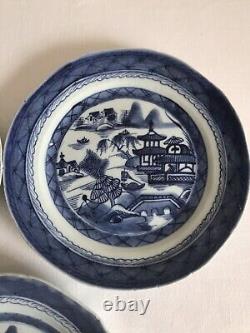 3 Qianlong Period Blue & White Plates 22 cm Long/Wide