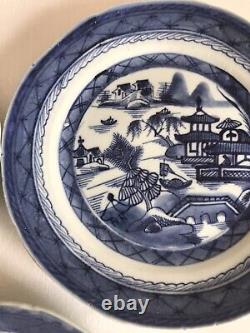 3 Qianlong Period Blue & White Plates 22 cm Long/Wide