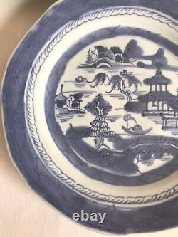 3 Qianlong Period Blue & White Plates 22 cm Long/Wide