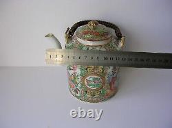 A Beautiful 19th Century Canton Famille Rose Teapot In excellent condition