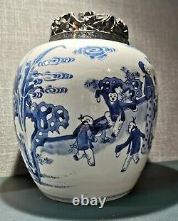 A Fine Chinese Antique Blue and White Porcelain Jar Kangxi Period (17th/18th C)
