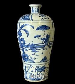 A large Chinese Blue & white Meiping porcelain vase