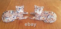 A very fine pair of signed Chinese porcelain cats, hand painted in Imari design