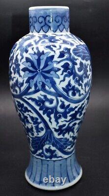 ANTIQUE 19thC CHINESE LOTUS 10 VASE 4 CHARACTER KANGXI MARK BLUE & WHITE