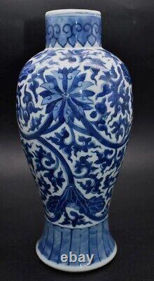 ANTIQUE 19thC CHINESE LOTUS 10 VASE 4 CHARACTER KANGXI MARK BLUE & WHITE