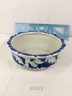 Antigue chinese hand painted white blue porcelain planter bowl ruffled edge