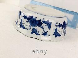Antigue chinese hand painted white blue porcelain planter bowl ruffled edge