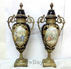 Antique 14.1/2´´ Sevres Porcelain Vase Urn Hand Painted Scene Lovers Bronze See