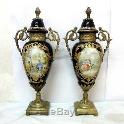 Antique 14.1/2´´ Sevres Porcelain Vase Urn Hand Painted Scene Lovers Bronze See