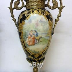 Antique 14.1/2´´ Sevres Porcelain Vase Urn Hand Painted Scene Lovers Bronze See