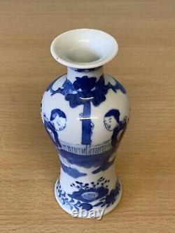 Antique 19thc Chinese porcelain blue & white'Long Eliza's' vase