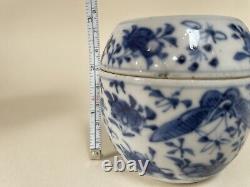 Antique Chinese Blue & White Porcelain Box With LID Qing Dynasty