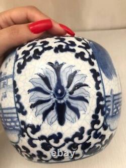 Antique Chinese Hand Painted Porcelain Vase for Decoration