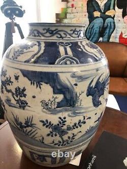 Antique Chinese Porcelain Blue & White Vase with Double Circles Marks to Base