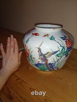 Antique Chinese Porcelain Hand Painted Famille Rose Qing Dynasty 19th Round Vase