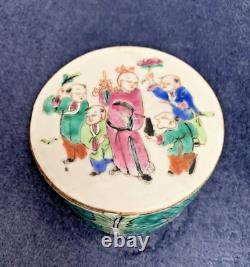 Antique Chinese Qing famille rose porcelain lidded pot handpainted