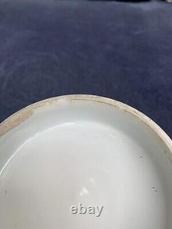 Antique Chinese Qing famille rose porcelain lidded pot handpainted