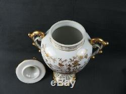 Antique German or Austrian Hand Painted Gold 14K décor Fine Porcelain urn vase