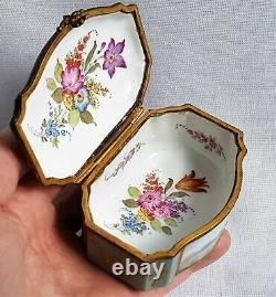 Antique Porcelain Snuff Box Serpentine Shape Signed Hand Painted Watteau Lovers