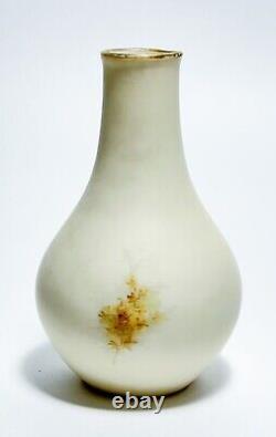 Antique ROYAL WORCESTER England Hand Painted Gilt Bird Motif Porcelain Vase