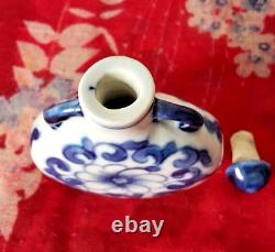 Antique/Vintage Chinese Porcelain Hand Painted Snuff/Perfume Bottle. Marked