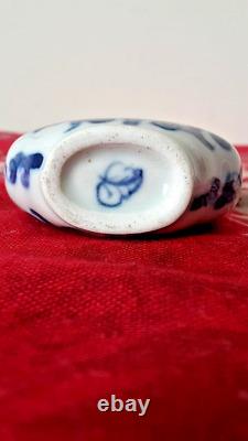 Antique/Vintage Chinese Porcelain Hand Painted Snuff/Perfume Bottle. Marked