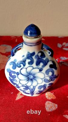 Antique/Vintage Chinese Porcelain Hand Painted Snuff/Perfume Bottle. Marked
