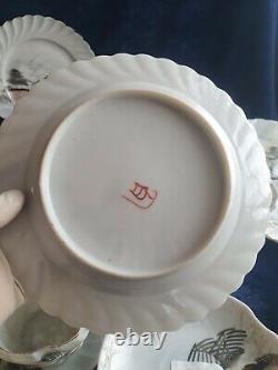 Antique kakiemon Japanese handpainted porcelain 4 tea cups, 13 saucers &plates