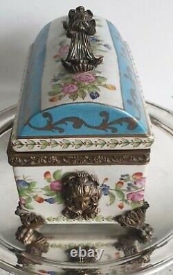 Beautiful Hand Painted Wong Lee Porcelain Bronze Large Casket urn Box 18thC