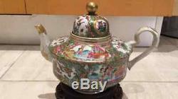 Chinese 19th century Mandarin teapot