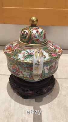 Chinese 19th century Mandarin teapot