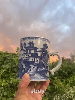 Chinese Antique Blue & White Porcelain Mug Qing Dynasty Qianlong Period