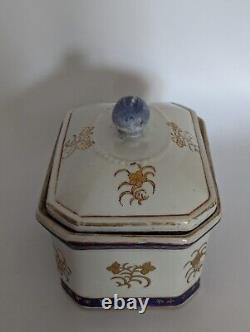 Chinese Export Lidded Armorial Hand Painted Porcelain Tureen Rectangular