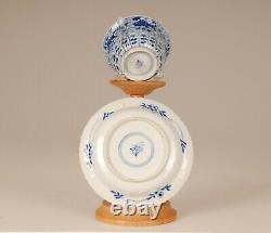 Chinese Export Porcelain Tea Bowl Saucer Fish and bass bleu & white Kangxi 19th
