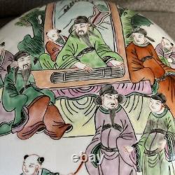 Chinese Export Republic Period Hand Painted People Porcelain Covered Bowl Vtg