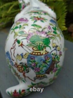 Chinese Famille rose hand painted Porcelain rabbit signed in Chinese to base