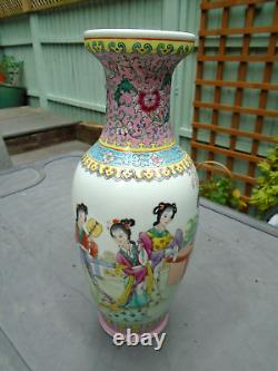 Chinese Famille rose hand painted vase poem to side plus signed very beautiful