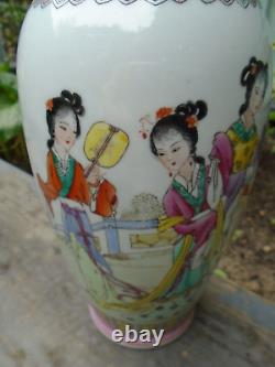 Chinese Famille rose hand painted vase poem to side plus signed very beautiful