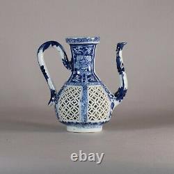 Chinese blue and white ewer, Kangxi (1662-1722)