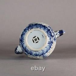 Chinese blue and white ewer, Kangxi (1662-1722)