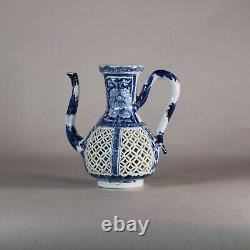 Chinese blue and white ewer, Kangxi (1662-1722)