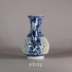 Chinese blue and white ewer, Kangxi (1662-1722)