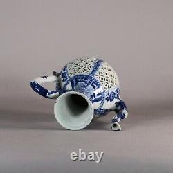 Chinese blue and white ewer, Kangxi (1662-1722)